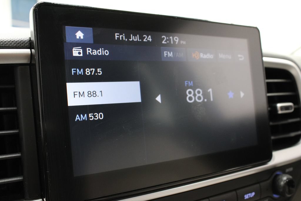 Used 2024 Hyundai Venue SEL FWD image 24