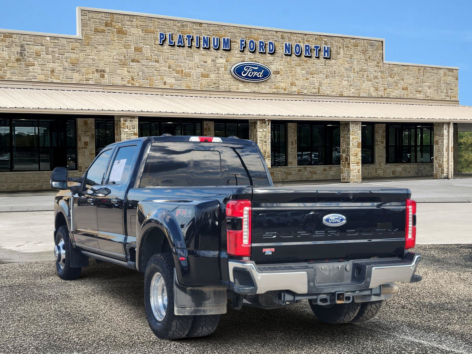 Certified 2024 Ford F350 Lariat w/ Lariat Ultimate Package AWD/4WD image 4