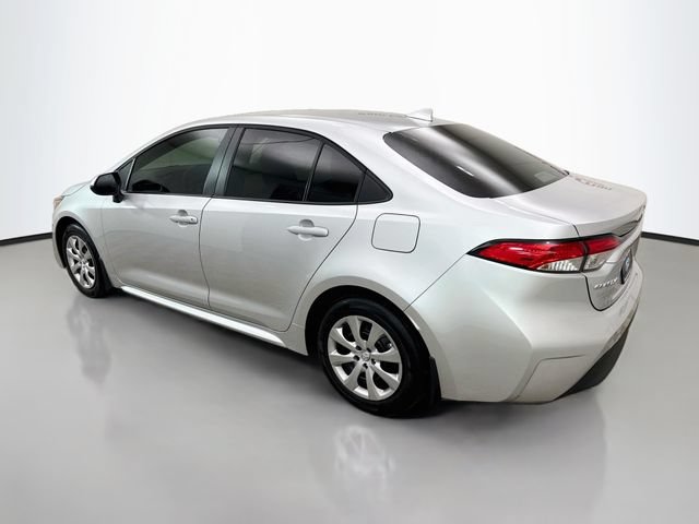 Used 2026 Toyota Corolla LE FWD image 5