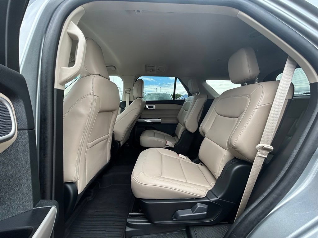 Certified 2024 Ford Explorer XLT w/ Equipment Group 202A AWD/4WD image 27