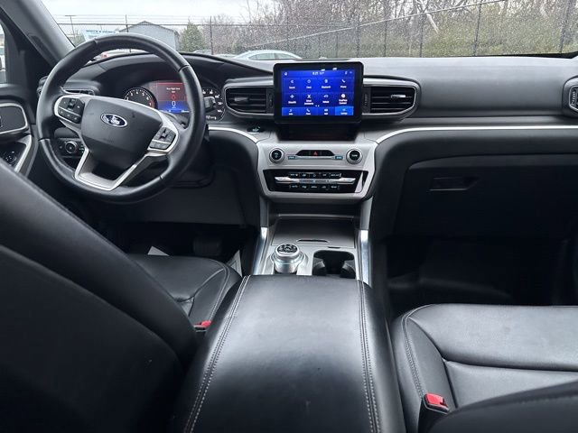 Certified 2020 Ford Explorer XLT w/ Equipment Group 202A image 9