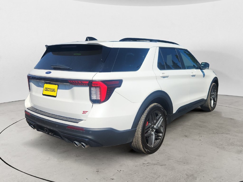 Certified 2025 Ford Explorer ST AWD/4WD image 5