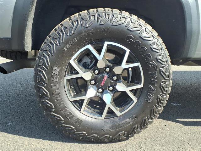 Used 2024 GMC Canyon AT4X image 24