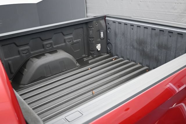 Used 2023 Chevrolet Silverado 1500 LT AWD/4WD image 7