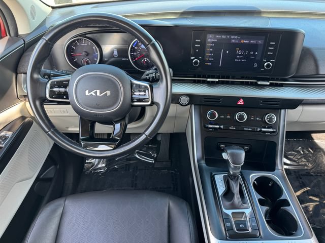 Used 2022 Kia Carnival LX FWD image 12
