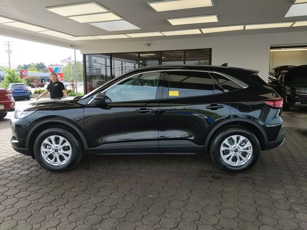 Certified 2024 Ford Escape Active AWD/4WD image 11