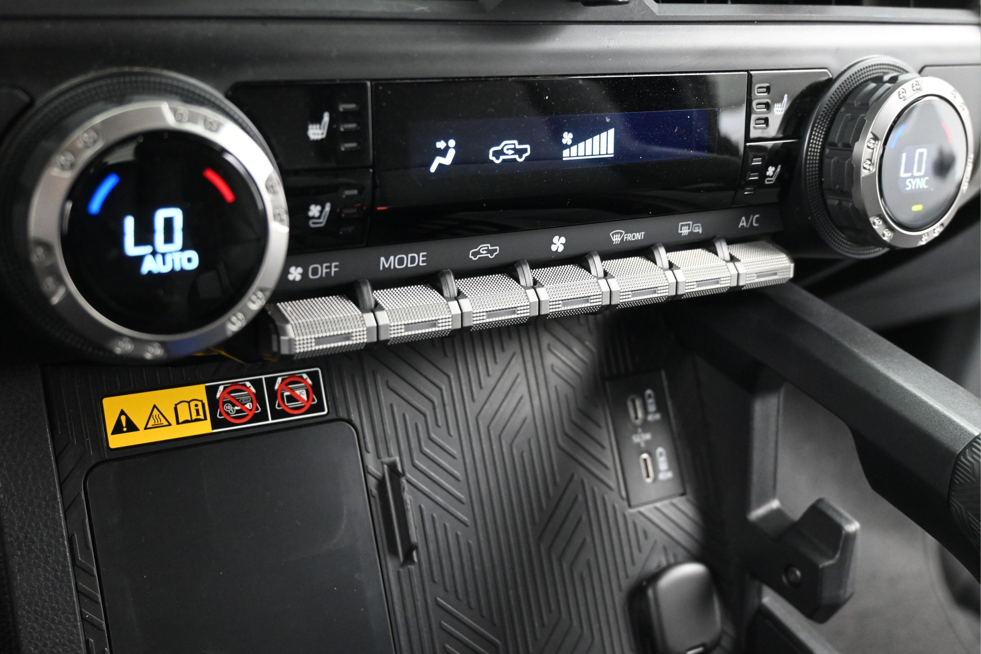 Used 2025 Toyota Tacoma TRD Off-Road w/ TRD Off Road Premium Package AWD/4WD image 19
