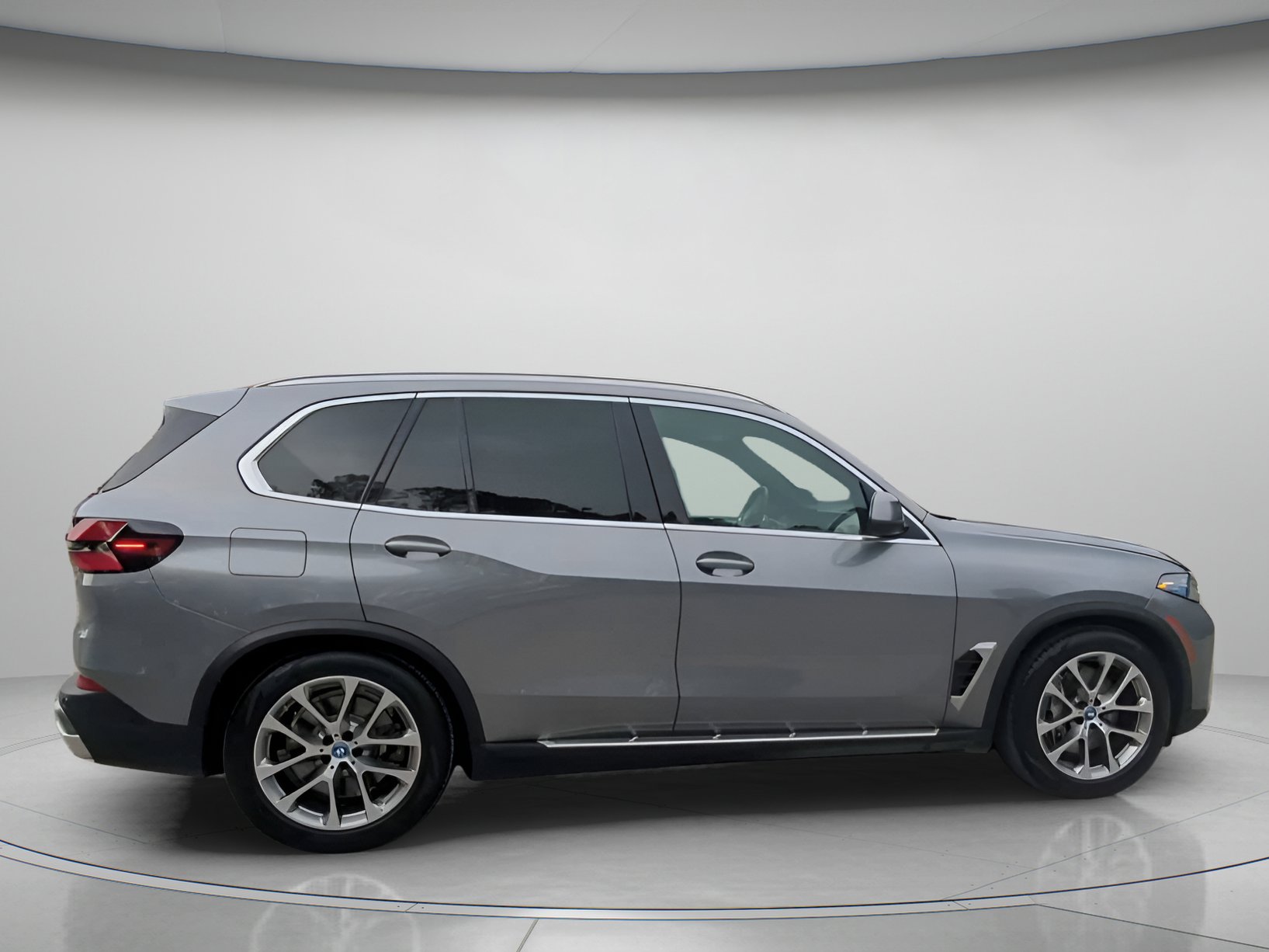 Used 2025 BMW X5 xDrive50e AWD/4WD image 31