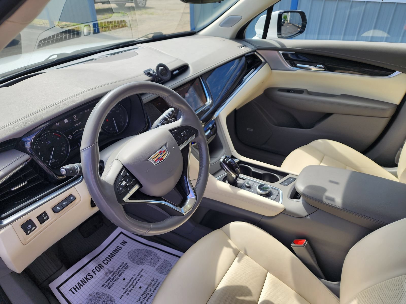 Used 2023 Cadillac XT6 Premium Luxury w/ Technology Package AWD/4WD image 11