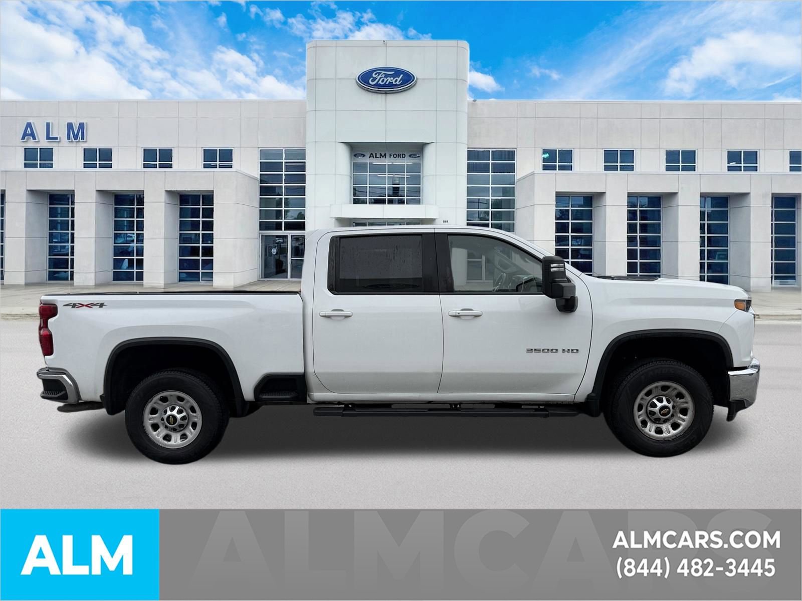 Used 2022 Chevrolet Silverado 3500 LT w/ Convenience Package AWD/4WD image 5