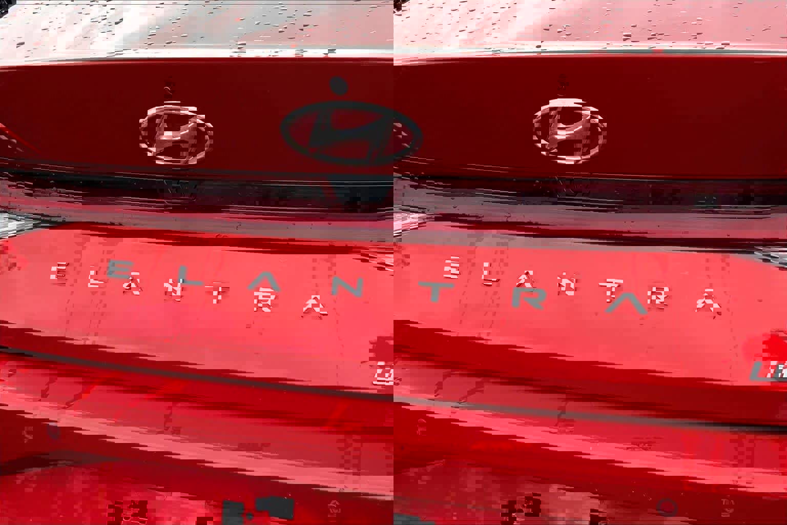 Used 2021 Hyundai Elantra Limited image 12