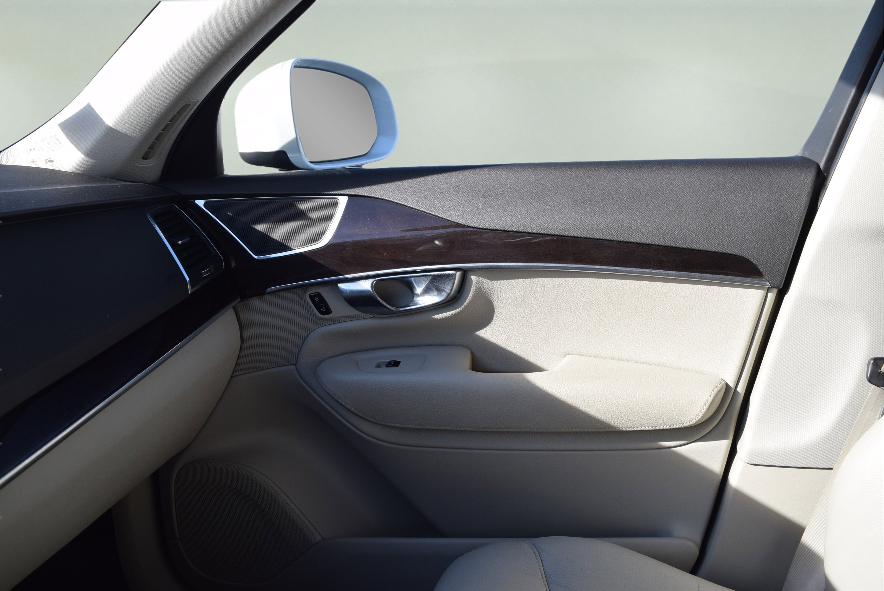 Used 2019 Volvo XC90 T6 Momentum w/ Protection Package Premier image 23