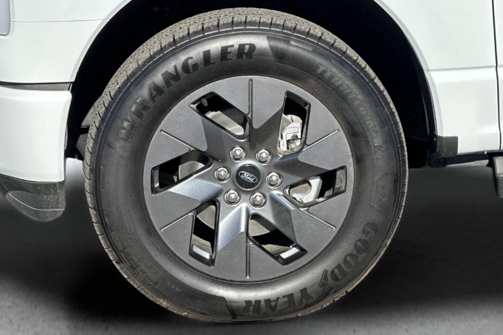 Certified 2025 Ford F150 Lightning Lariat AWD/4WD image 23