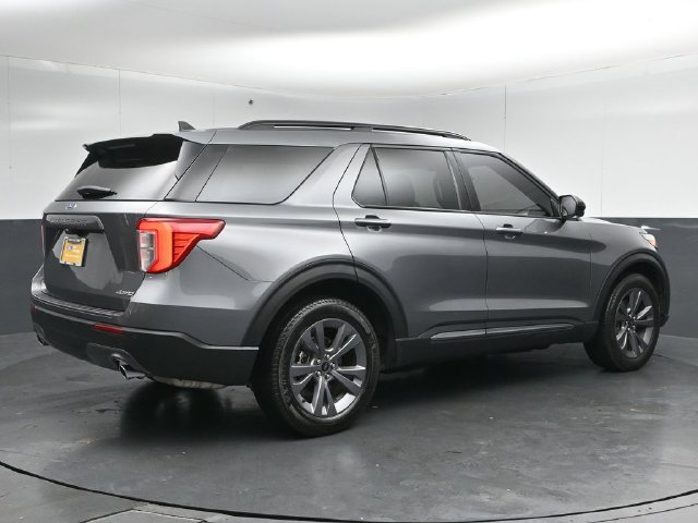 Certified 2023 Ford Explorer XLT w/ Equipment Group 202A AWD/4WD image 7