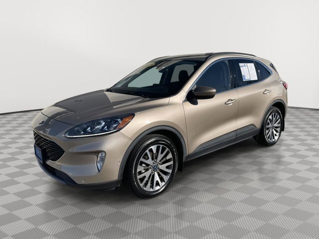 Certified 2021 Ford Escape Titanium w/ Class II Trailer Tow Package AWD/4WD image 3