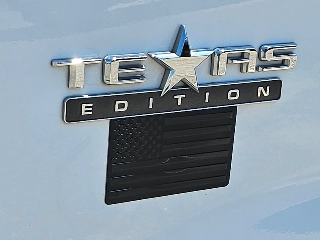 Used 2022 Chevrolet Silverado 1500 LT w/ Z71 Off-Road Package AWD/4WD image 23