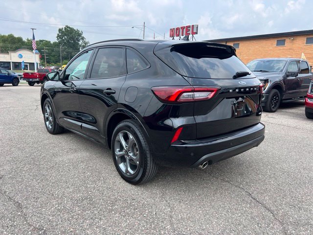 Certified 2024 Ford Escape ST-Line w/ Tech Pack #1 AWD/4WD image 6