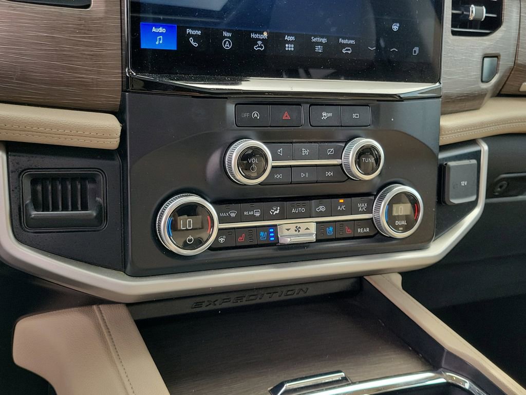 Certified 2024 Ford Expedition Limited image 28