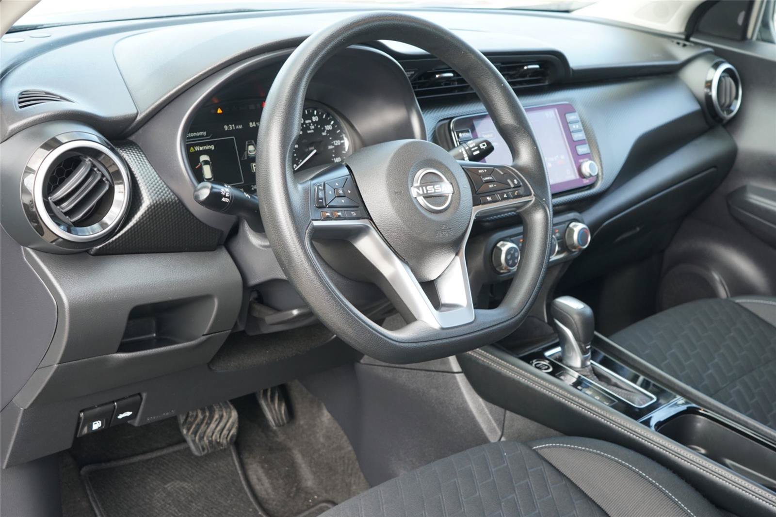 Used 2024 Nissan Kicks SV FWD image 9