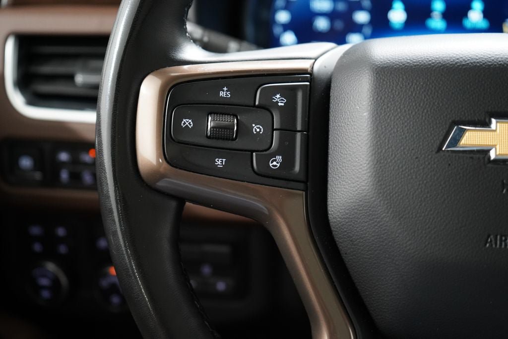 Used 2024 Chevrolet Suburban High Country AWD/4WD image 19