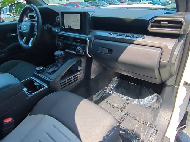 Used 2024 Toyota Tacoma TRD Sport AWD/4WD image 36