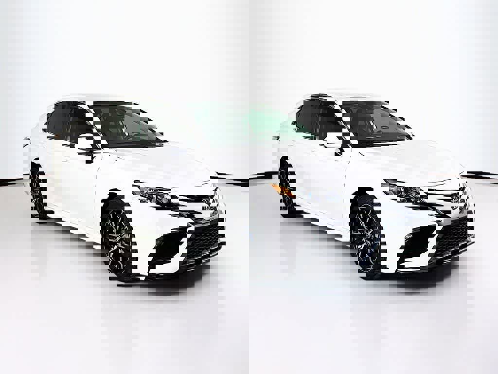 Used 2021 Toyota Camry SE image 7