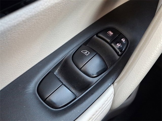 Used 2020 Nissan Rogue Sport SV image 26