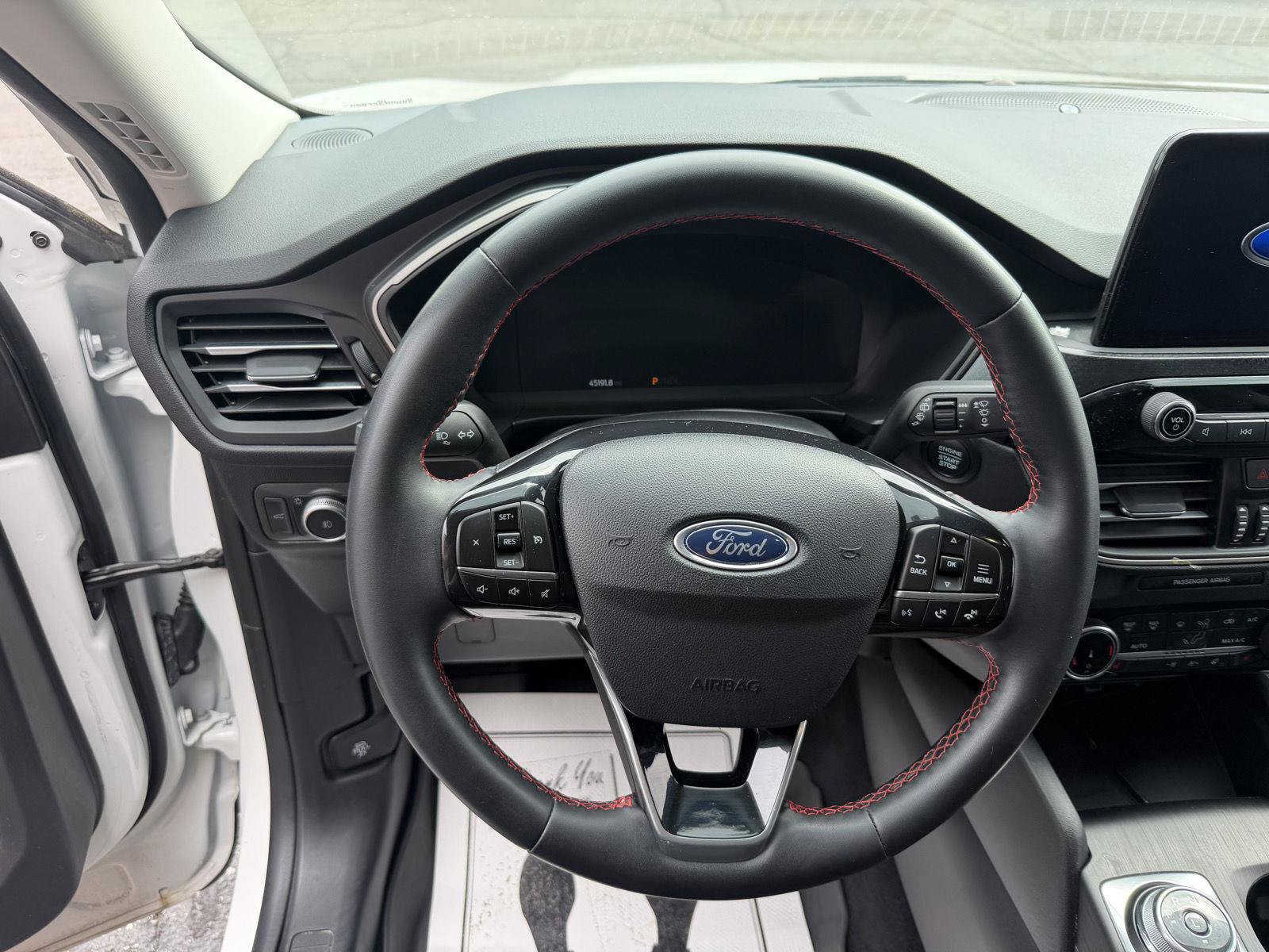 Certified 2022 Ford Escape SEL w/ SEL Stealth AWD Package image 15