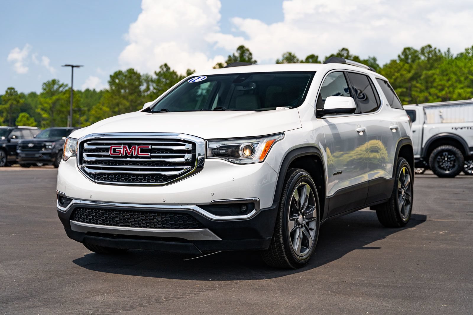 Used 2018 GMC Acadia SLT FWD image 3