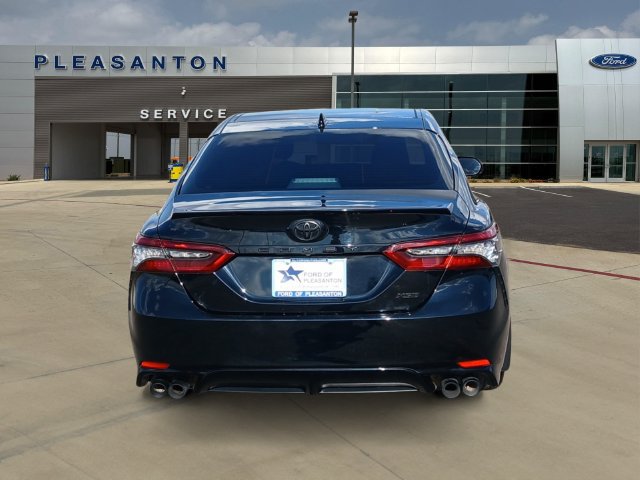 Used 2023 Toyota Camry XSE FWD image 4