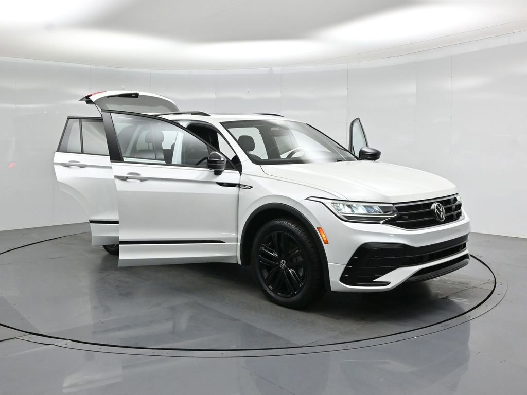 Used 2022 Volkswagen Tiguan SE R-Line image 53