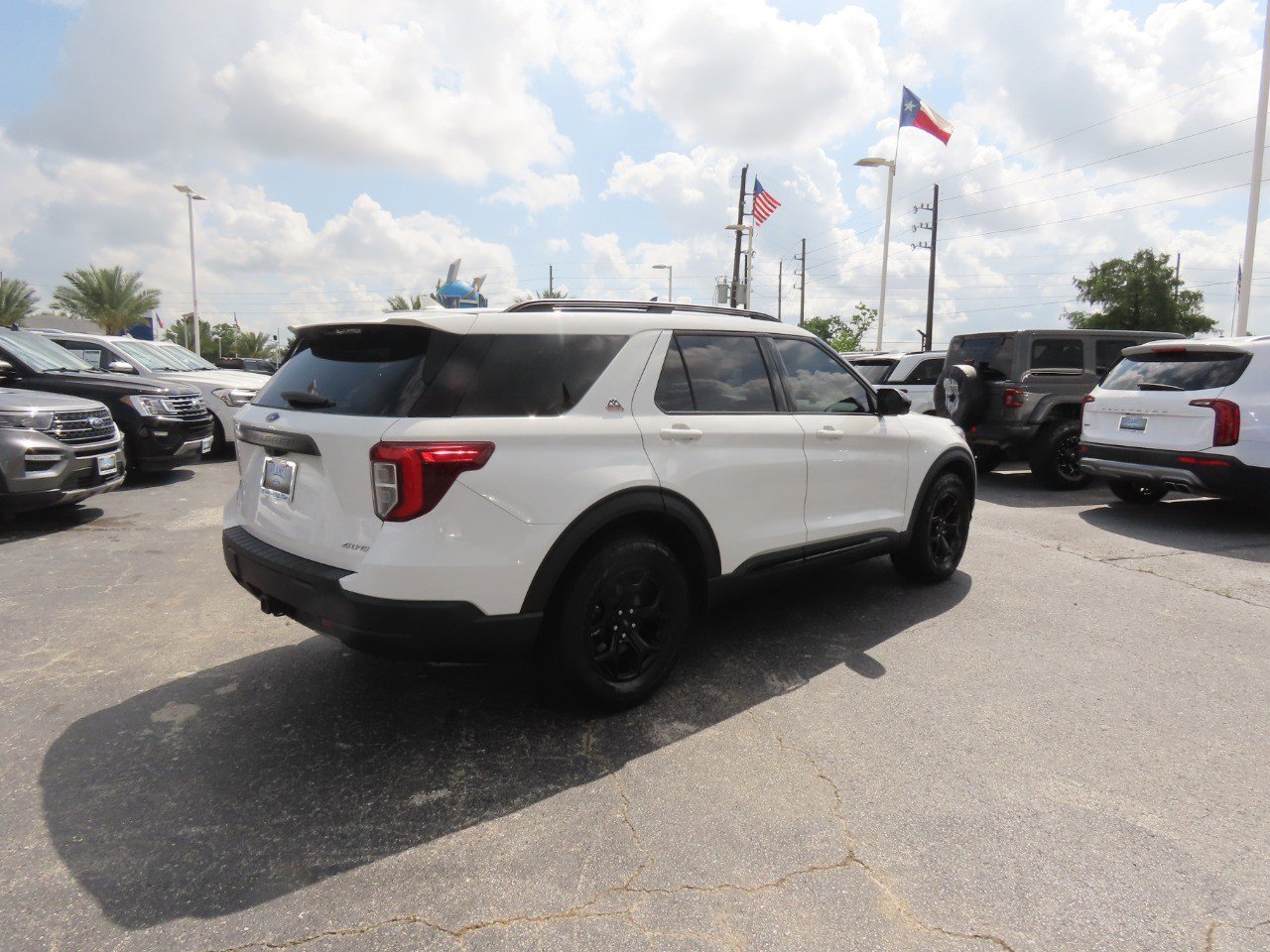 Certified 2022 Ford Explorer Timberline w/ Timberline Technology Package AWD/4WD image 11