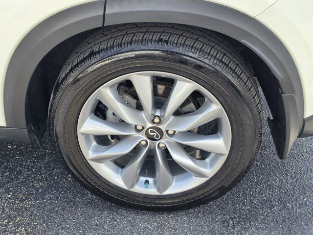 Used 2022 INFINITI QX50 Luxe FWD image 9