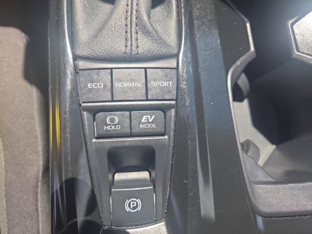 Used 2025 Toyota Camry LE AWD/4WD image 29