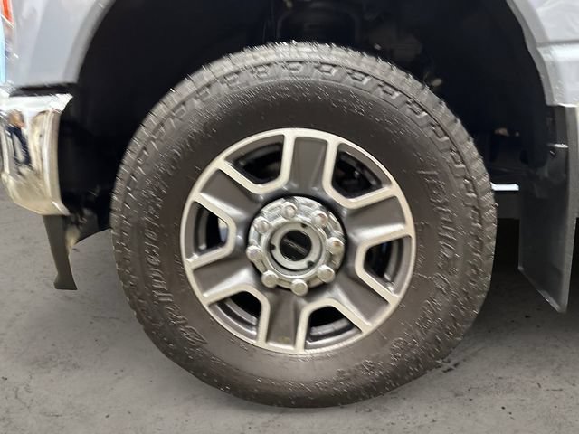 Certified 2025 Ford F350 Lariat w/ FX4 Off-Road Package AWD/4WD image 9