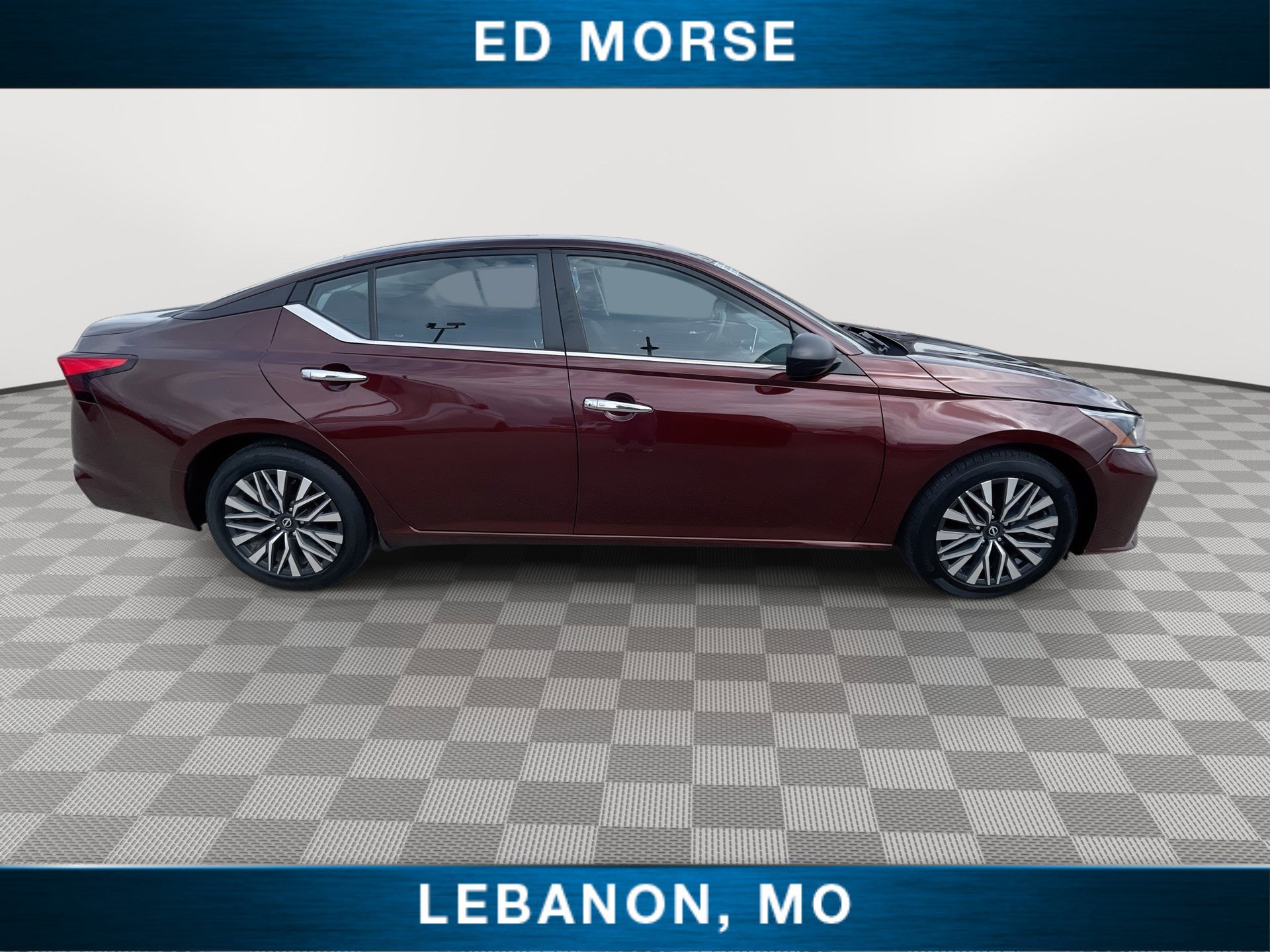 Used 2024 Nissan Altima 2.5 SV FWD image 9