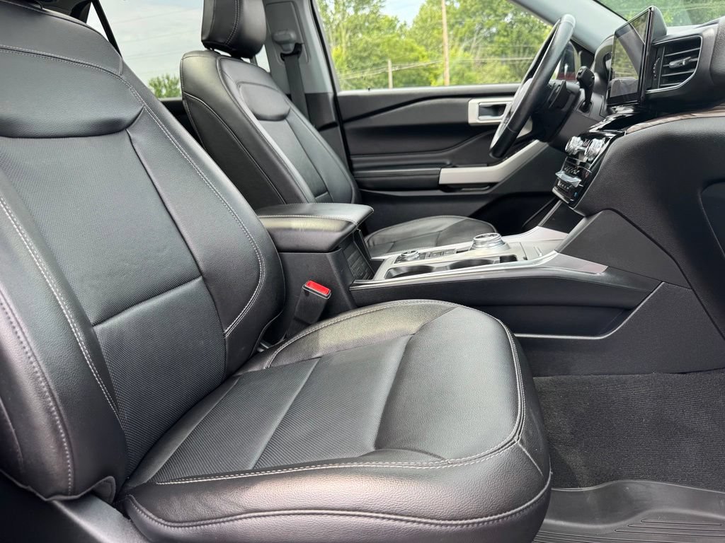 Certified 2021 Ford Explorer Limited w/ Equipment Group 301A AWD/4WD image 18
