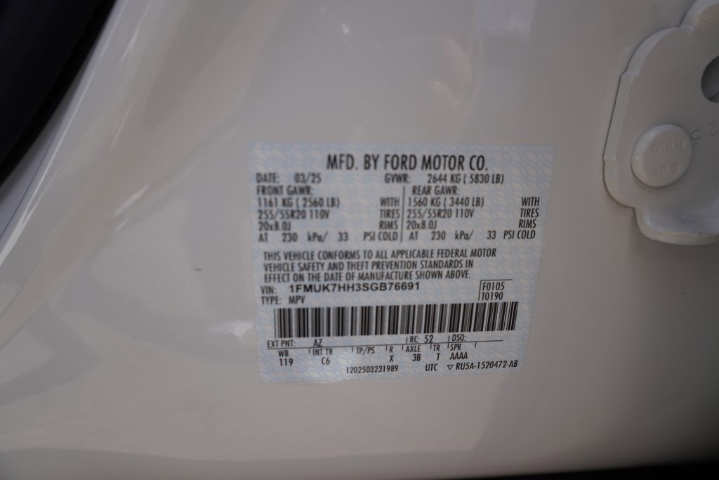 Certified 2025 Ford Explorer Platinum image 36