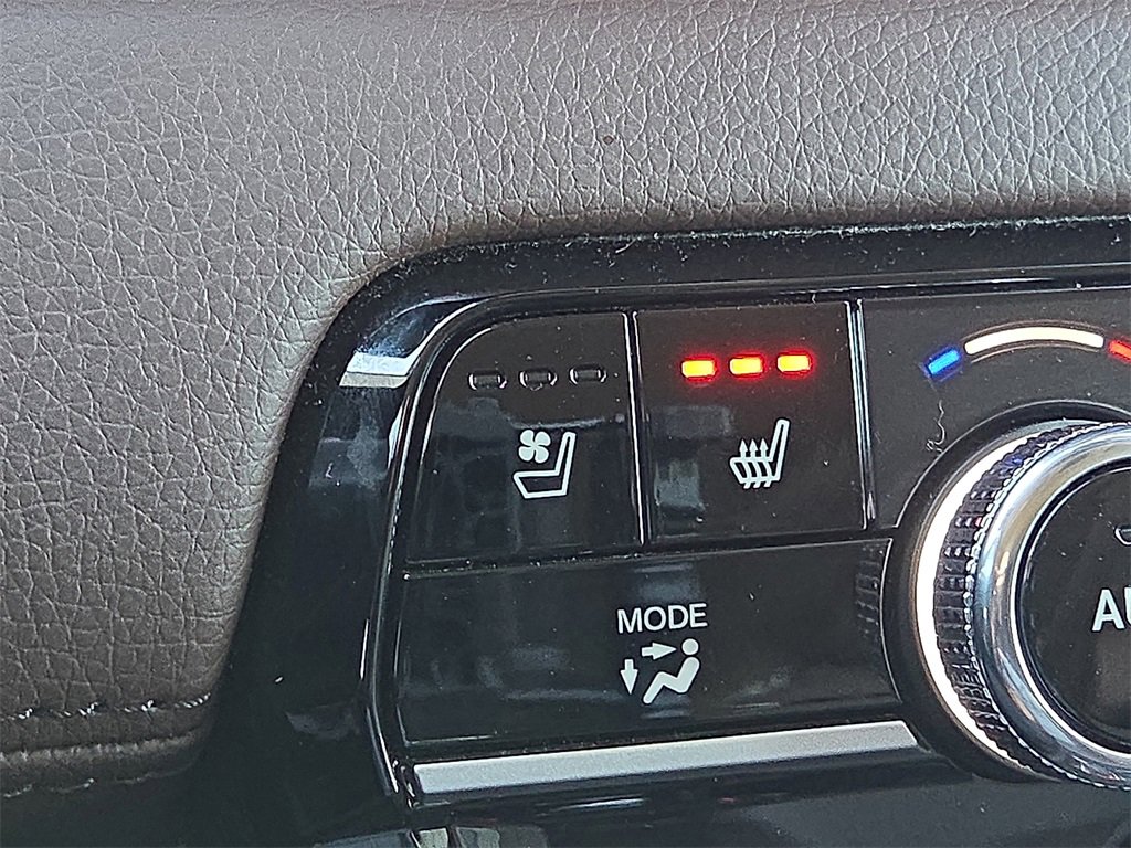 Used 2025 Honda Pilot Elite image 28