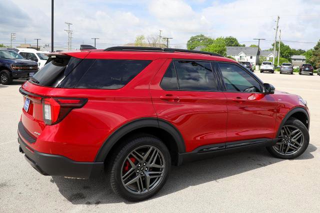 Certified 2025 Ford Explorer ST-Line w/ Premium Package AWD/4WD image 8