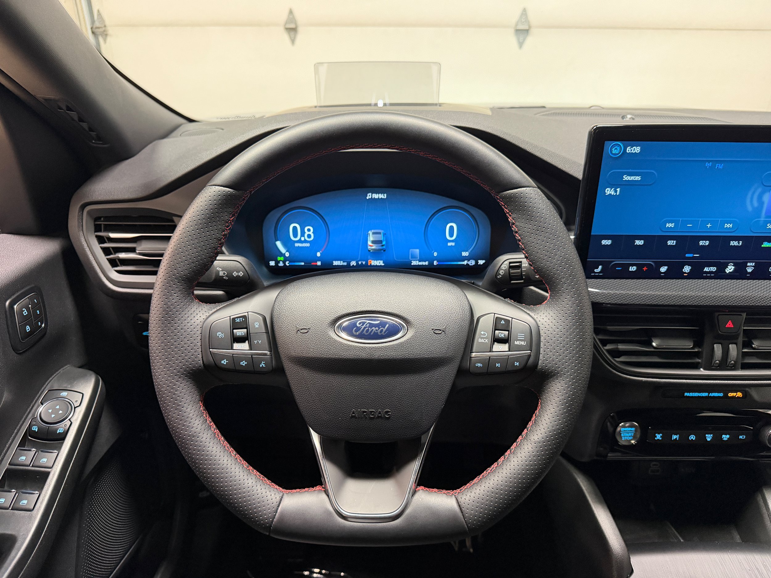 Certified 2025 Ford Escape ST-Line Elite w/ Premium Technology Package AWD/4WD image 16