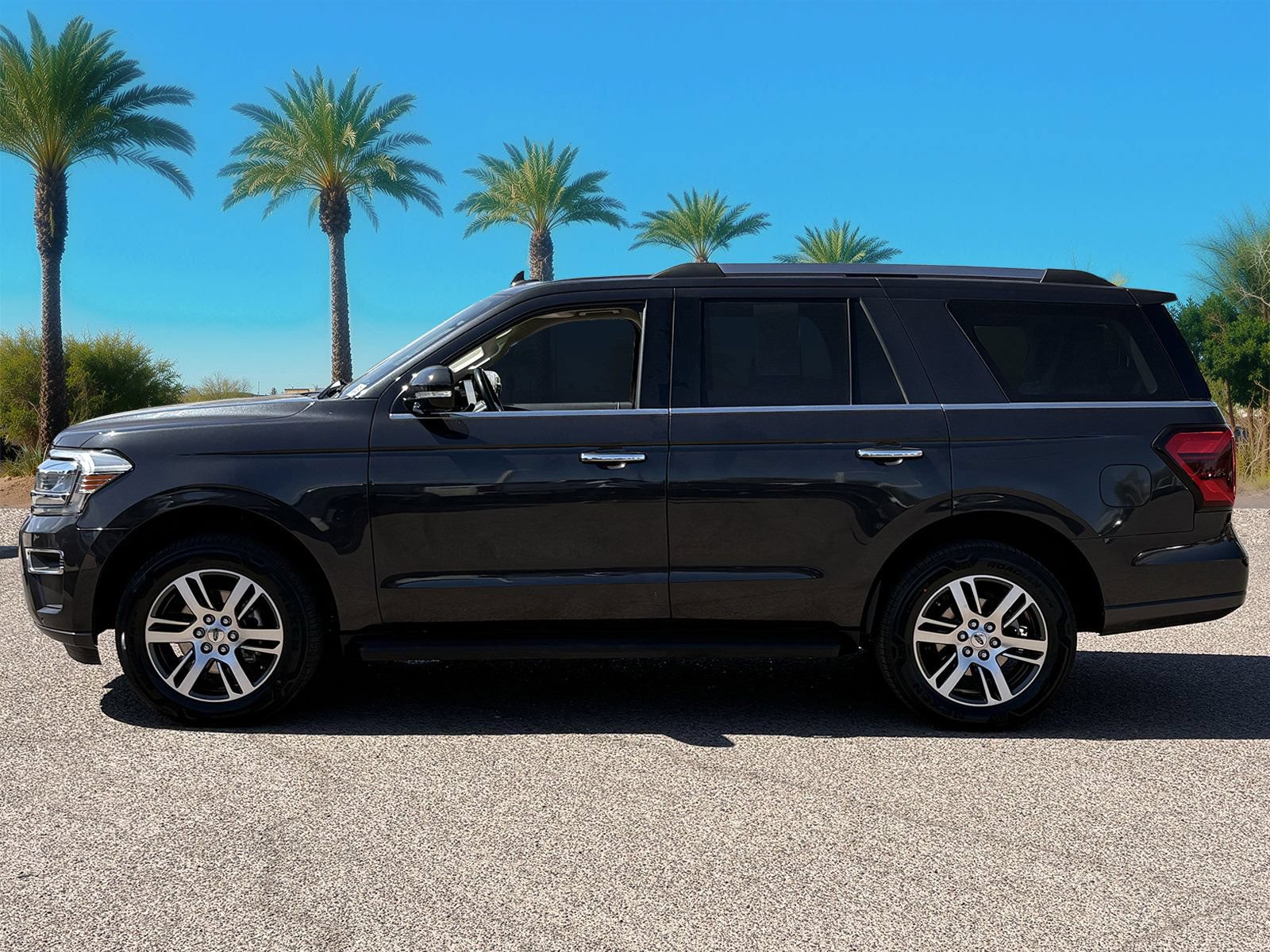 Certified 2024 Ford Expedition Limited RWD image 2