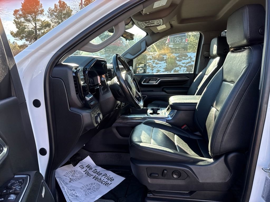 Used 2024 Chevrolet Silverado 3500 LTZ w/ LTZ Convenience Package image 12