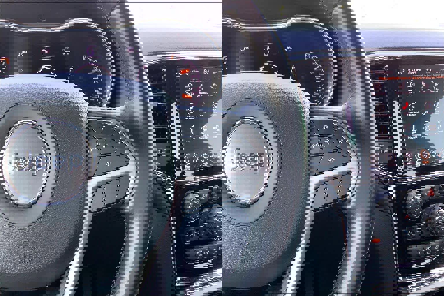 Used 2021 Jeep Grand Cherokee Laredo X image 24