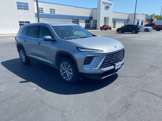 Used 2025 Buick Enclave Preferred w/ Power Package image 8