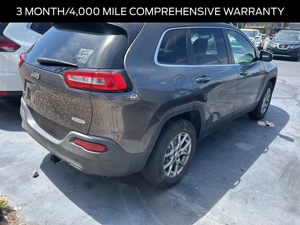 Used 2018 Jeep Cherokee Latitude Plus w/ Cold Weather Group AWD/4WD image 4