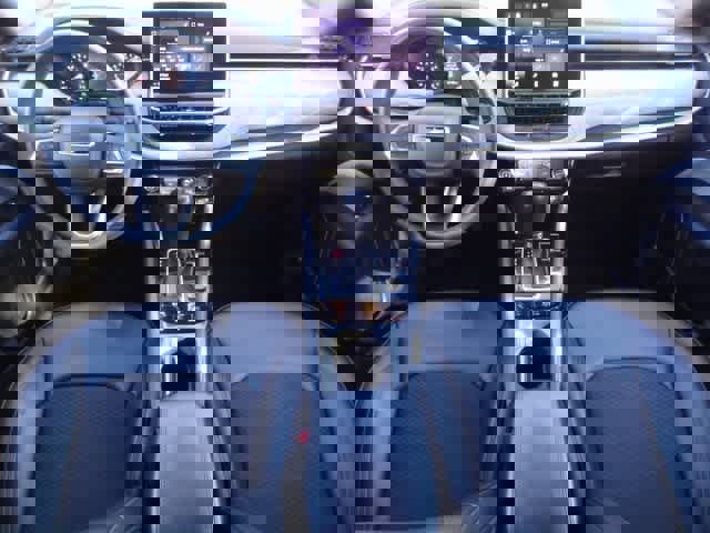 Used 2024 Jeep Compass Latitude image 11