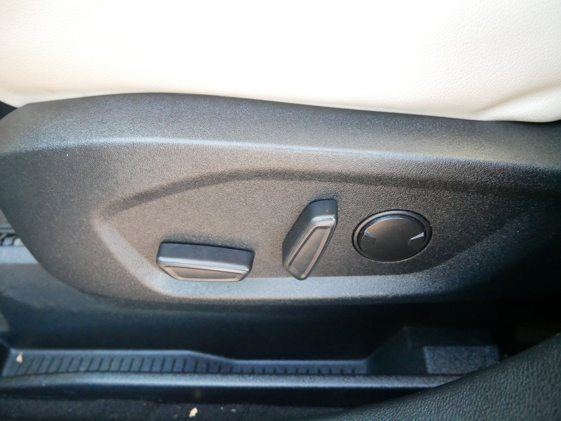 Certified 2021 Ford Edge Titanium w/ Cargo Accessory Package image 19