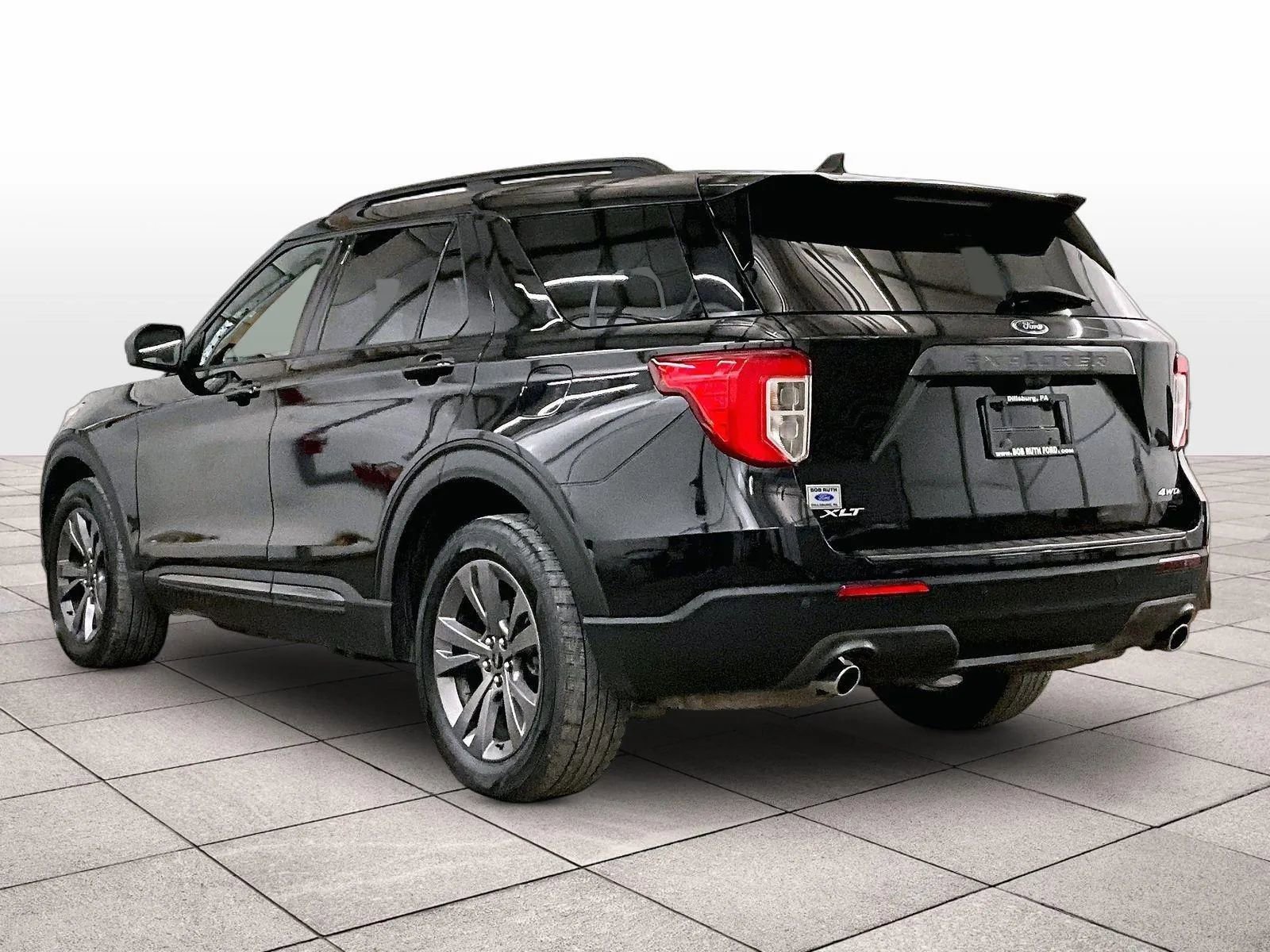 Certified 2021 Ford Explorer XLT w/ Equipment Group 202A image 10