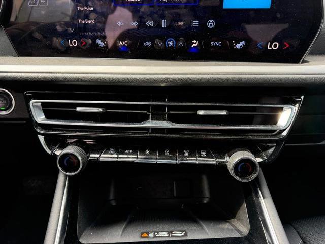 Used 2026 Chevrolet Traverse LT AWD/4WD image 19